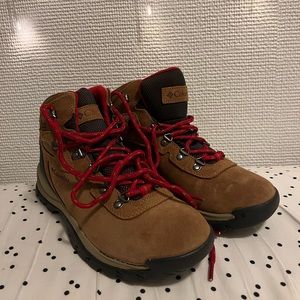 Columbia Women’s Newton Ridge Plus Hiking Boots